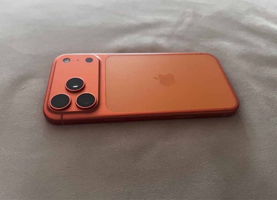 Срочно продаю Iphone 17