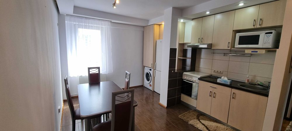 Inchiriez apartament cu 3 camere in Tudor complet mobilat si utilat