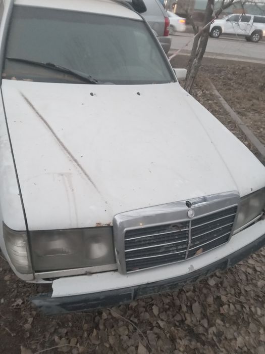 Продам капот дорест   телевизор  ноускат 124 мерс