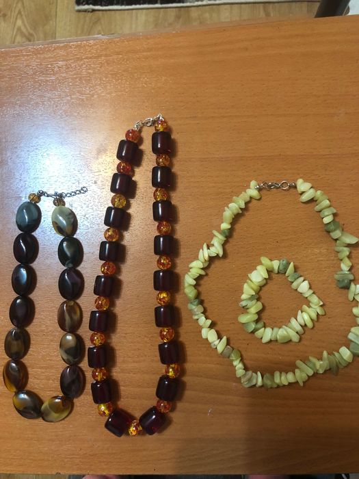 Lot de 3 coliere (prețul este pentru toate)