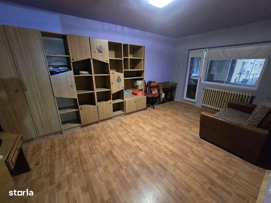 Reșița, apartament 3 camere, decomandat, 86 mp, Lunca , zona Politie