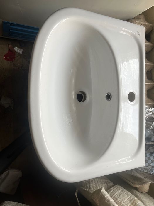 Умывальник с тумбой