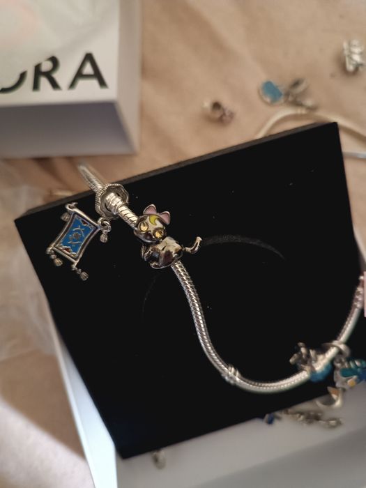 Талисмани и гривни Пандора