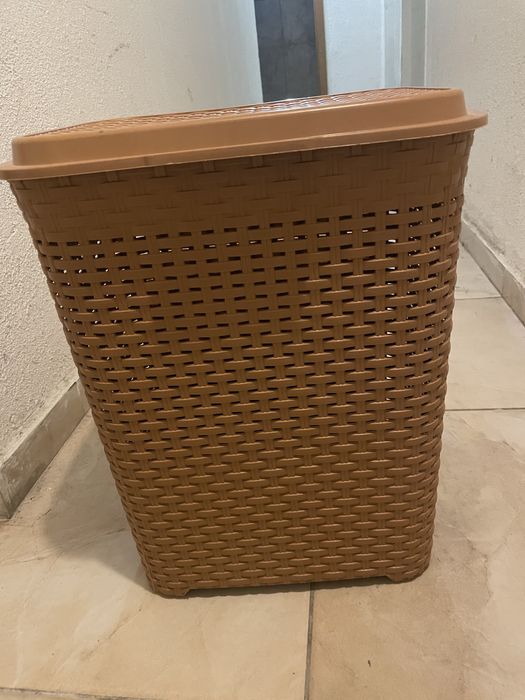 Детски играчки-20 лв/бр., кош за играчки-10 лв