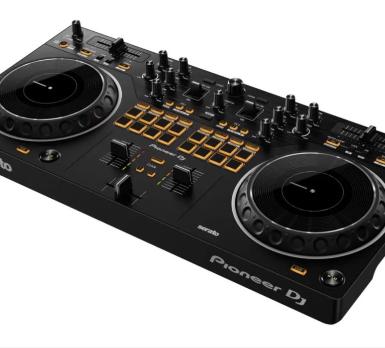 DJ контроллер Rev