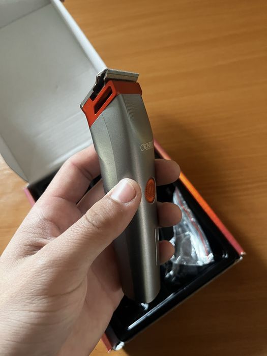 Машинка для стрижки и бород