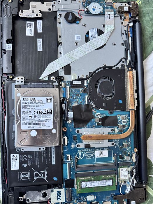 Laptop Dell Inspiron 3584