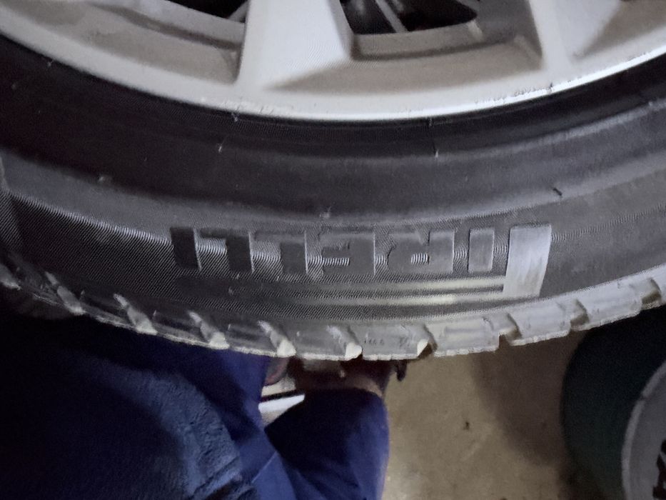 225/45 R19 si 255/45 R 19
