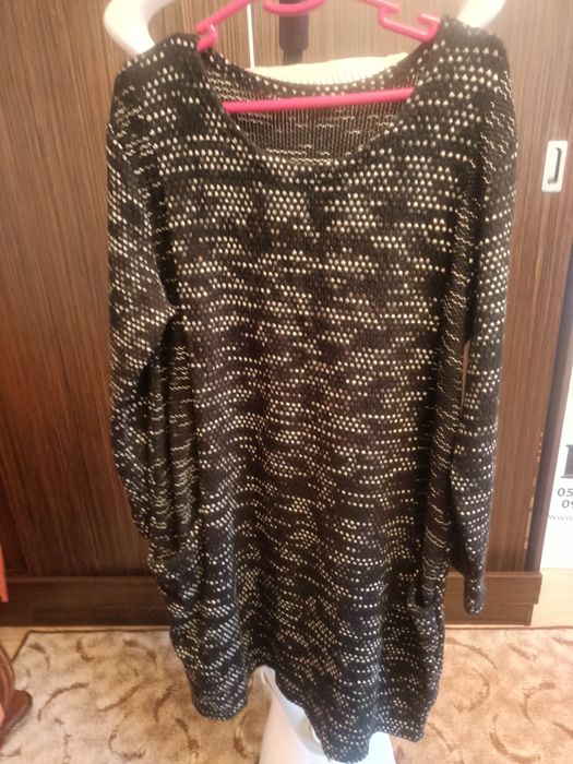 Vând bluze dama  și pulovere lungi L