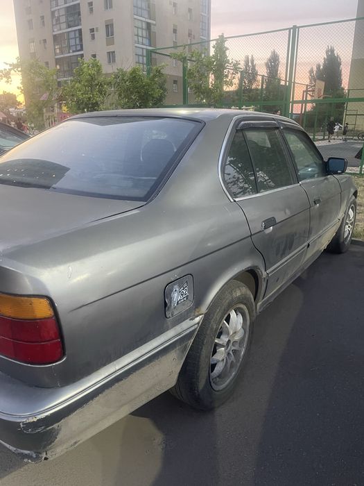 Продам машину бмв на ходу