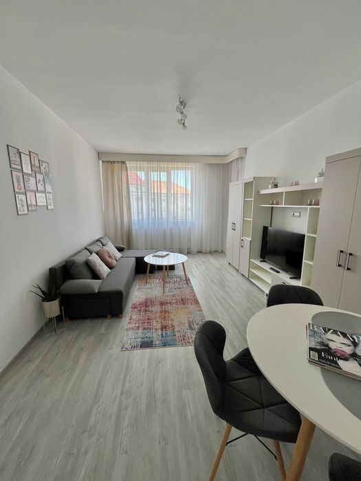 Apartament decomandat 2 camere Strand I