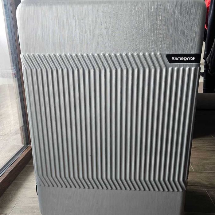 Samsonite куфар с размери 84х54х34
