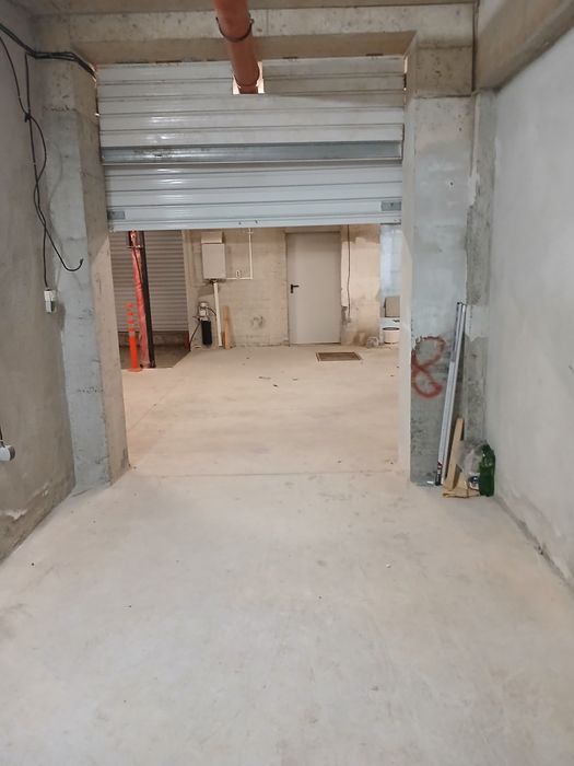 Продавам гараж до Гранд мол 17м2