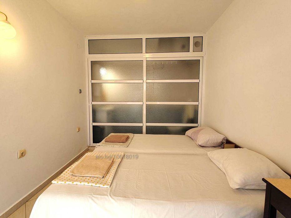 Евтин едностаен в Новия град на Несебър до Общината, пеш до плажовете