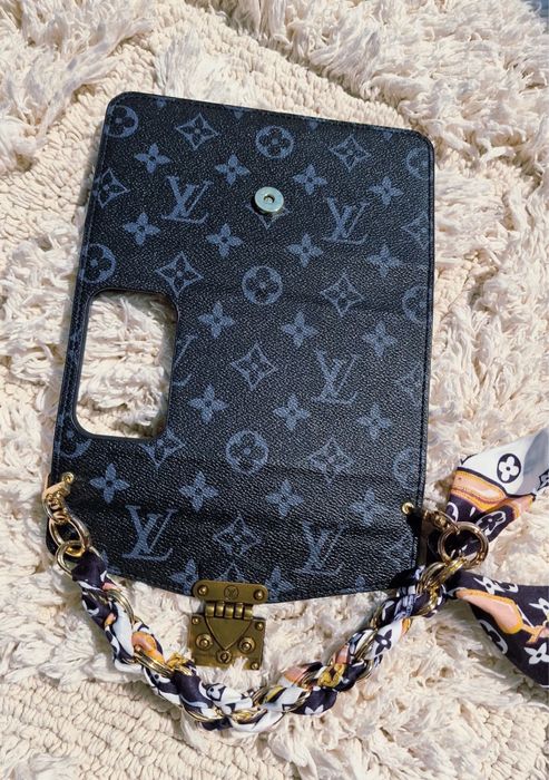 Luxury trunk phone case with chain scarf  Iphone 17 Pro Max