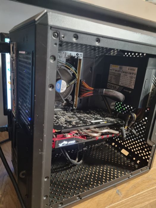 Pc gaming i5-7500 ,gtx 970 4g 256 biti ssd 120 gb +  cadou un monitor samsung