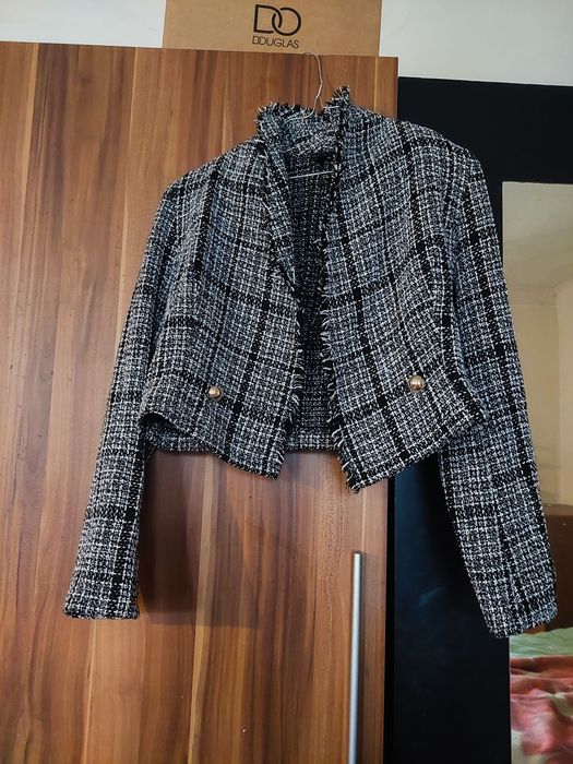 Късо сако от букле