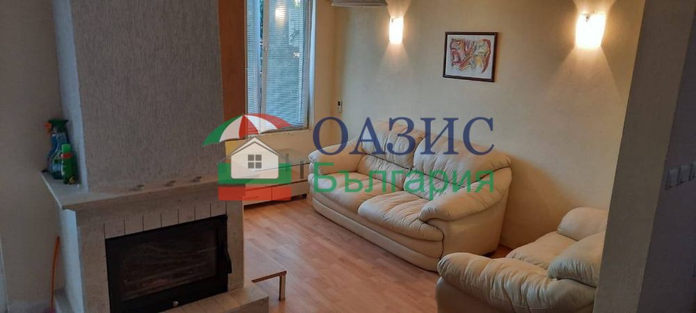 Осем двуетажни къщи в село Рогачево, Балчик, близо до Албена, площ на