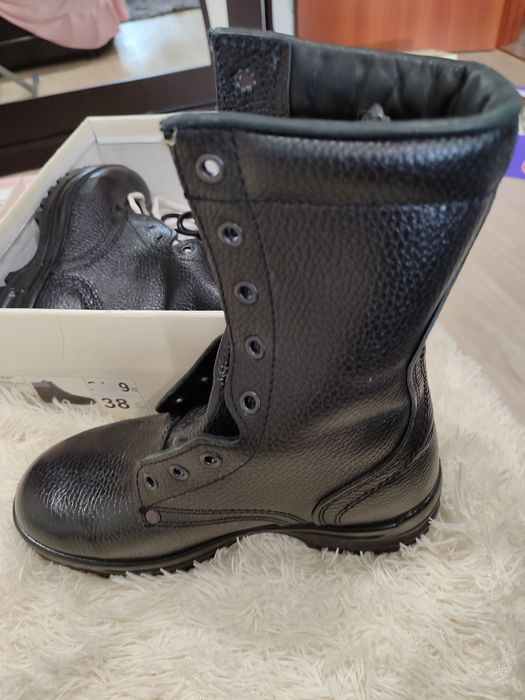 Продам Берцы женские