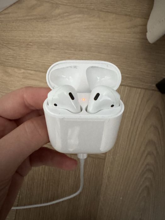 Apple AirPods 2 / carcasă de încărcare Lightning