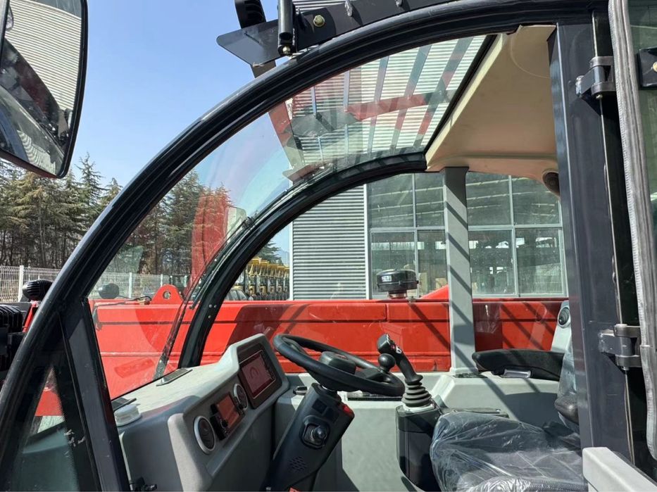 Телескопический погрузчик MLT 738