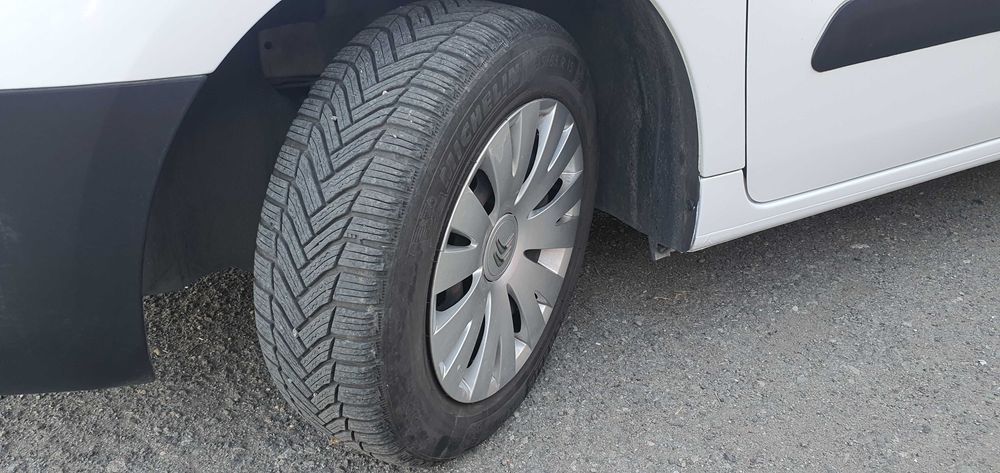 Citroën berlingo 1.6hdi. 2016г.