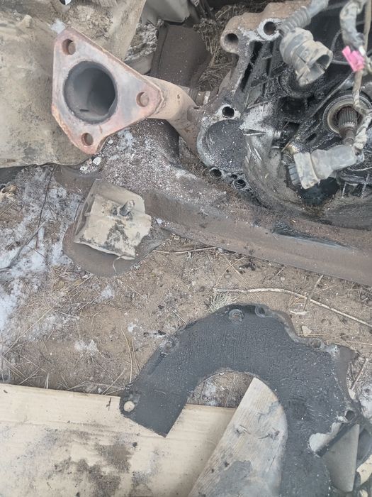 Запчасти по салону ауди 80