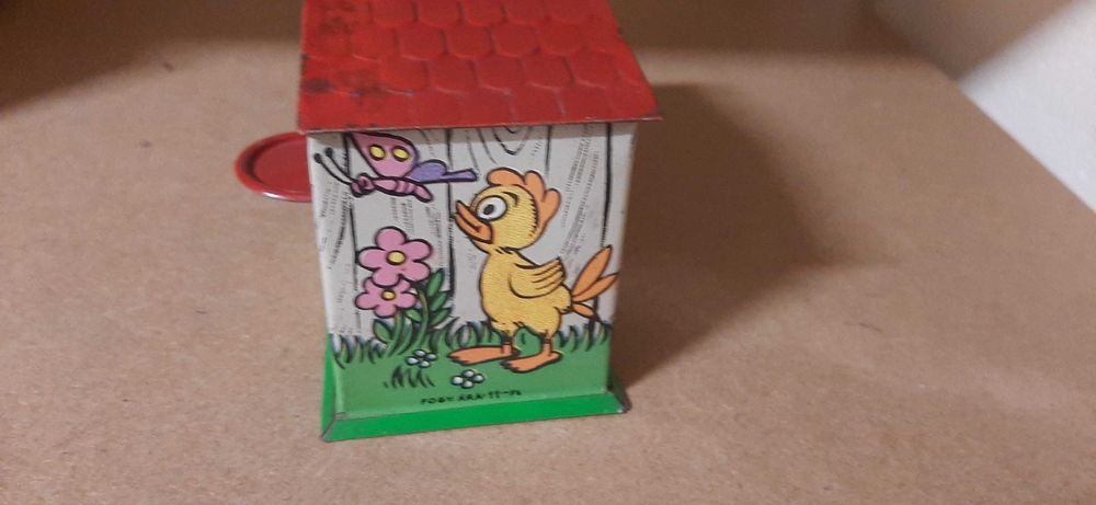 Метална касичка куче