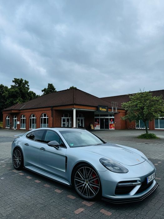 Vând sau schimb Porsche turbo 550 cp