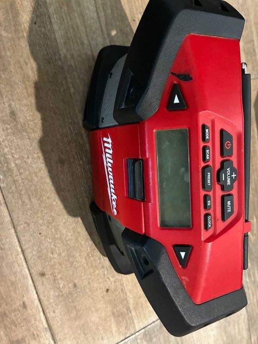 Radio MIlwaukee M12C12JSR/ Filetanta rigips  Milwaukee M18FSG-0X