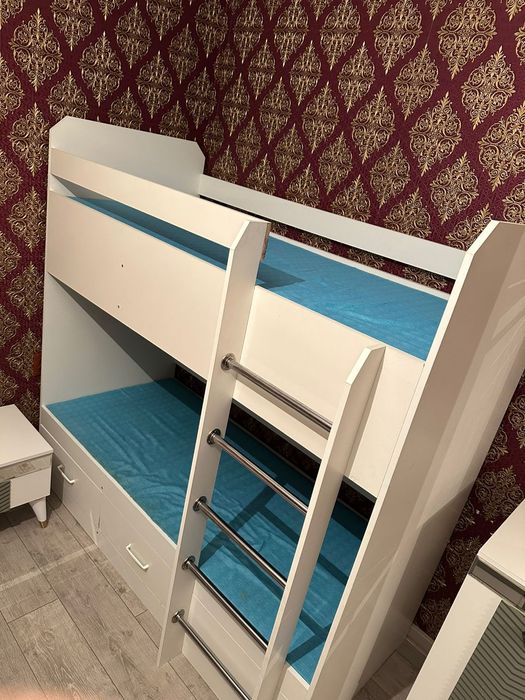 Двухярусная кровать