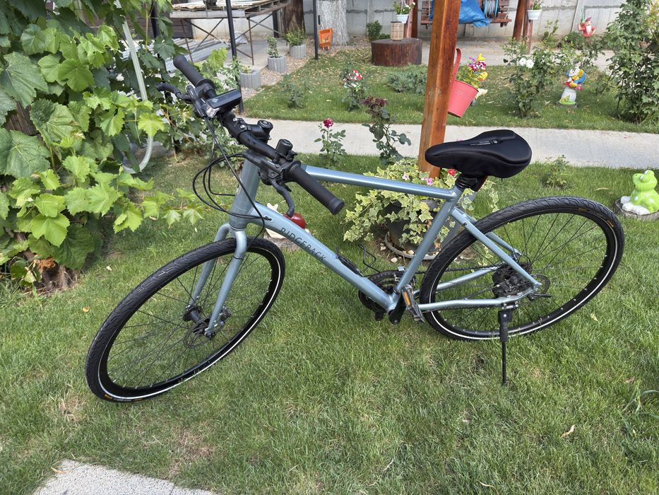 Vand sau schimb bicicleta de trekking