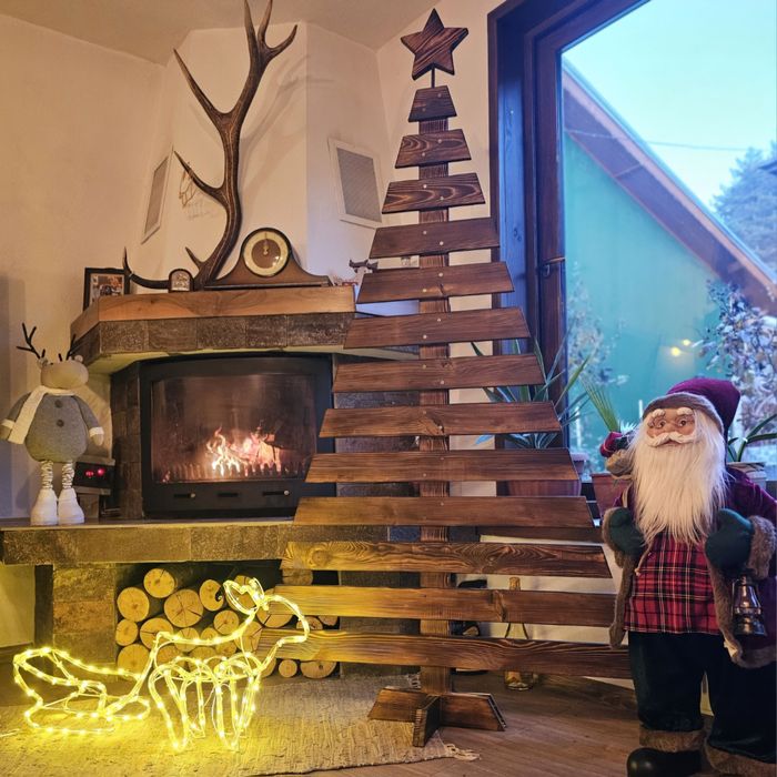 Коледна елха от дървени дъски