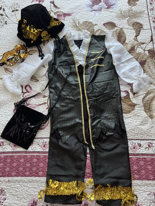 Продам детские карнавальные костюмы