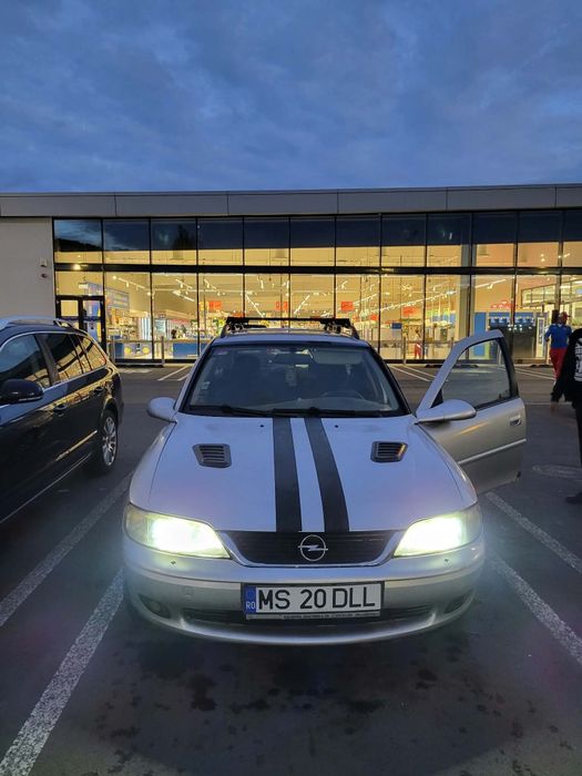 Opel Vectra b 1.8 benzina an 2000