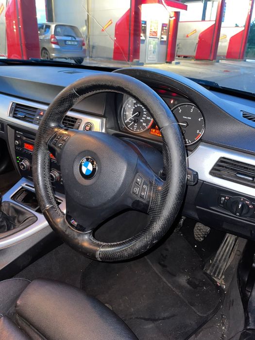 Dezmembrez bmw e90 facelift M pachet