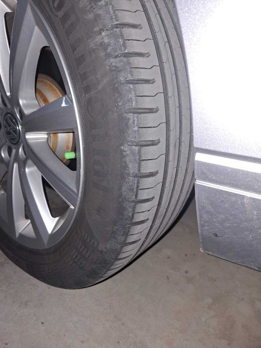 Anvelope VARA 215/55 R17 Continental