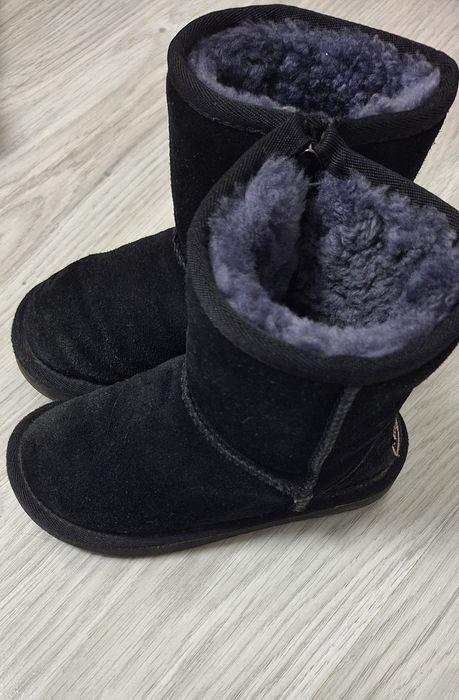 Продам детские угги