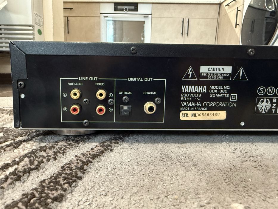 Yamaha CDX-880 Качествен  CD Player