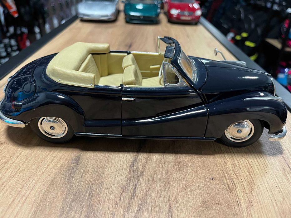 Рядък модел  метална колекционерска количка BMW 507 1955г. 1:18