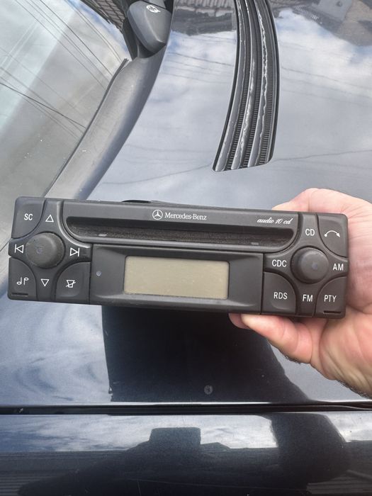 Сд за мерцедес с код към него