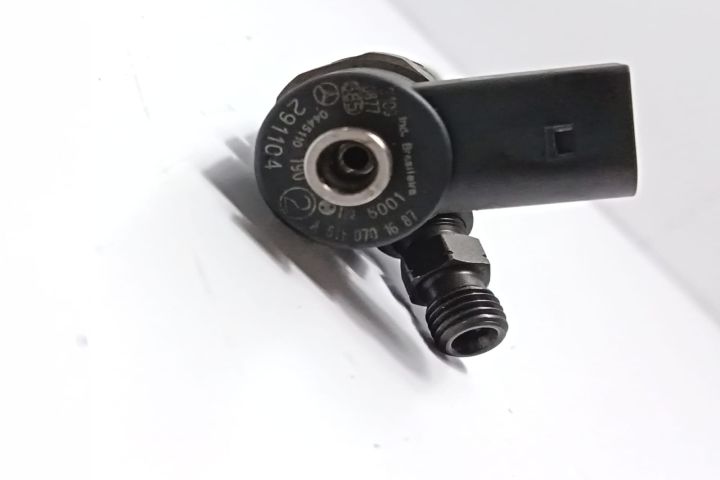 Injector motorina A6110701687 Mercedes-Benz Sprinter prima generatie