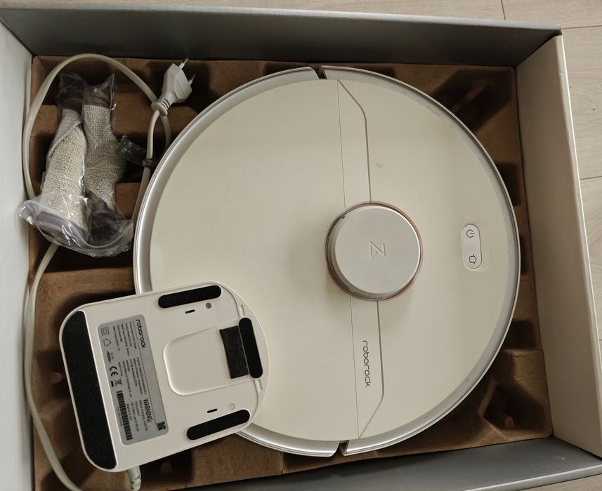 Vând aspirator roborock s6 pure