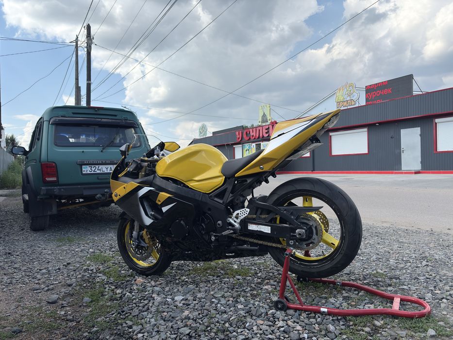 Suzuki GSX-R 600 K4