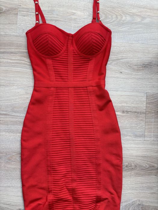 Guess бсндажна рокля