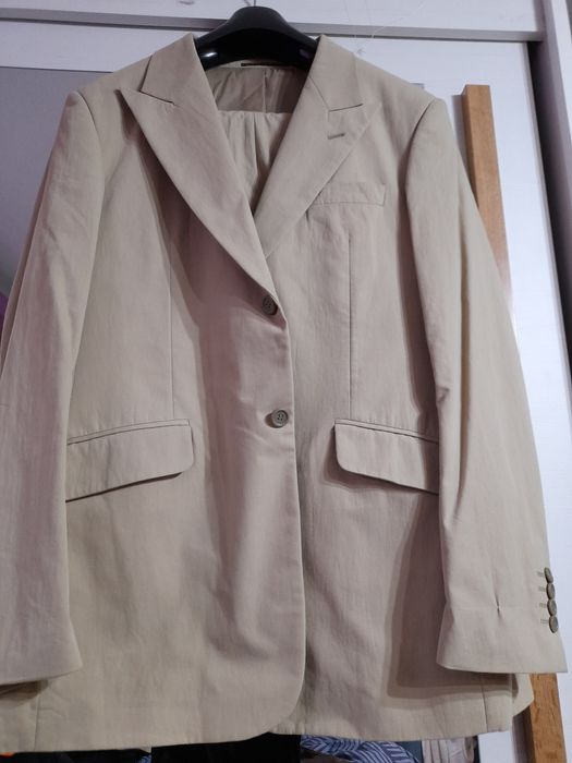 Vind costum bej nou "TopMan" din London mărimea 42-44 L