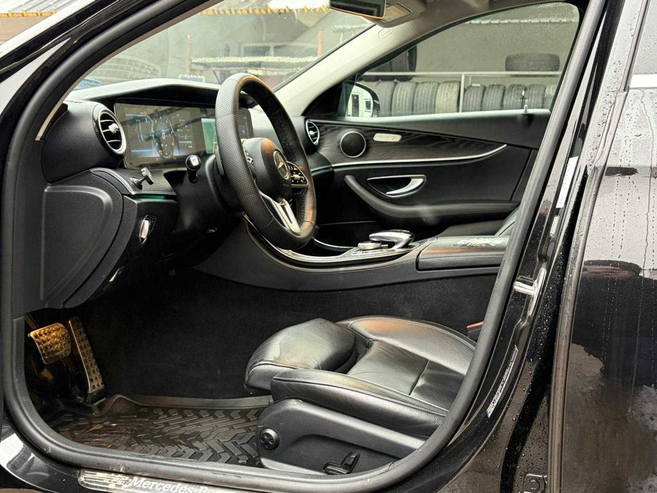 Mercedes E class panoramic