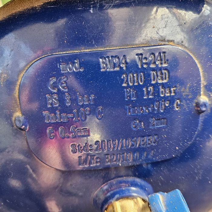 компресор с две бутилки по 25 lt