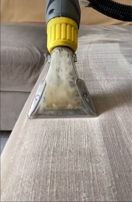 Химчистка мягкой мебели, мебели кафе и ресторанов. 
Ком