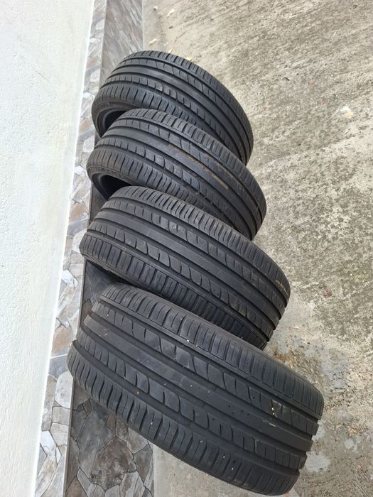 Vând anvelope 215.35 R18